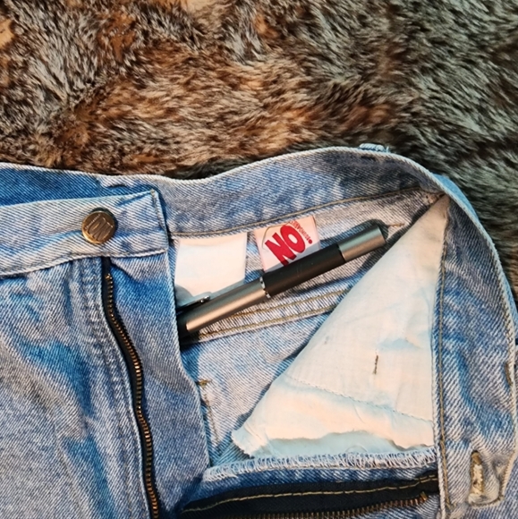 VINTAGE 90'S Denim Shorts - Picture 13 of 17